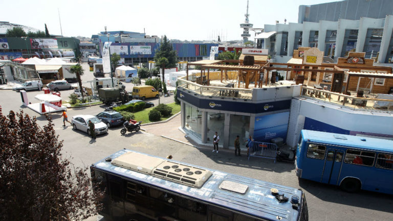 Έμφαση σε μεγαλύτερες ελαφρύνσεις, μικρότερες εισφορές, εργασιακές παρεμβάσεις