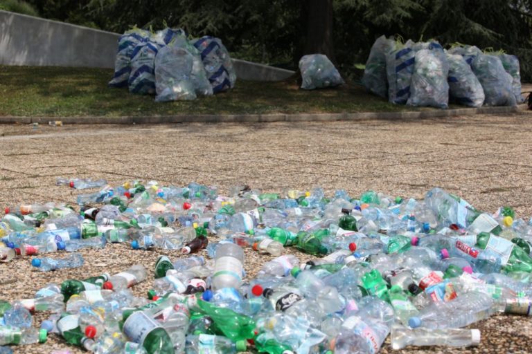 Παγκόσμια Τράπεζα: Πιθανή η αύξηση του όγκου των απορριμμάτων κατά 70% ως το 2050