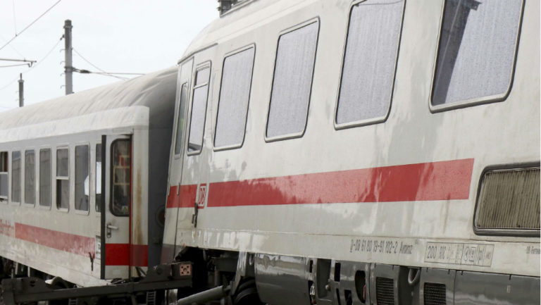 Αυστρία: Σύγκρουση τρένου με λεωφορείο στην Γκρατς-Ένας νεκρός, 11 τραυματίες