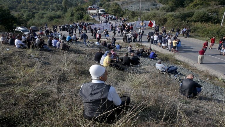 Σε ετοιμότητα στρατός και αστυνομία στη Σερβία για το Κόσοβο