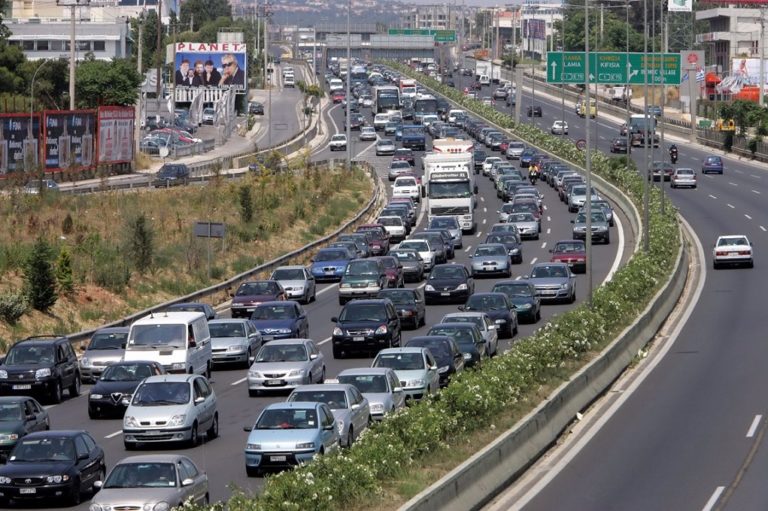Μετ’ εμποδίων η κίνηση των οχημάτων στην Ε.Ο. Αθηνών – Λαμίας