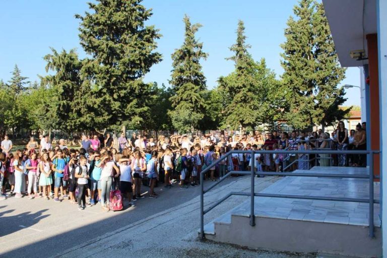 Σε σχολεία της Ν. Πολιτείας ο δήμαρχος Λαρισαίων