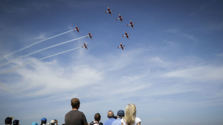 Athens Flying Week: Εντυπωσιακές επιδείξεις από Έλληνες και ξένους πιλότους (video)