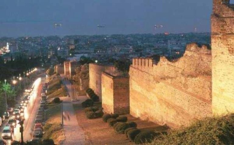 Περίπατος κατά μήκος του Βυζαντινού Τείχους στις Συκιές