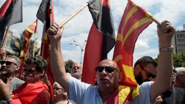 ΠΓΔΜ: Η αντιπολίτευση καλεί υποστηρικτές της να πράξουν κατά συνείδηση στο δημοψήφισμα (video)