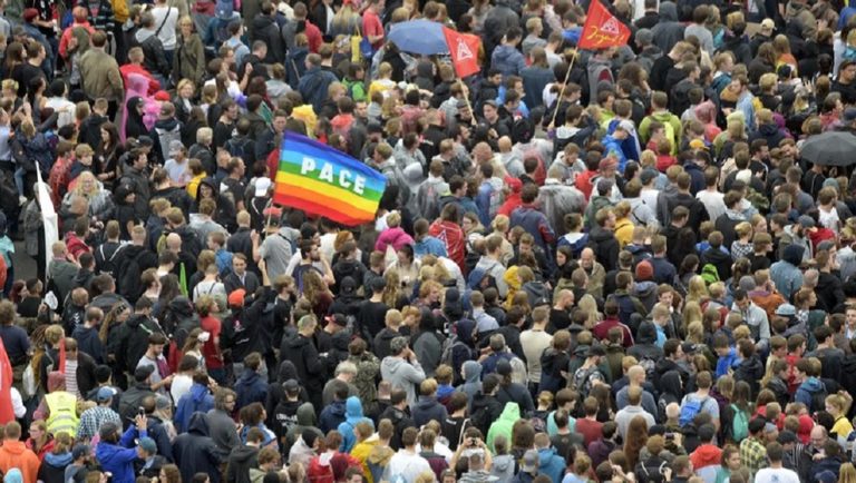 Γερμανία: Συναυλία κατά του ρατσισμού στο Κέμνιτς – Δεύτερο κόμμα το AfD