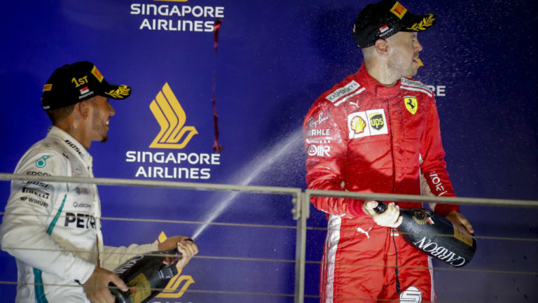 Κυρίαρχος ο Χάμιλτον, αυξάνει τη διαφορά του στο πρωτάθλημα επικρατώντας στη Σιγκαπούρη