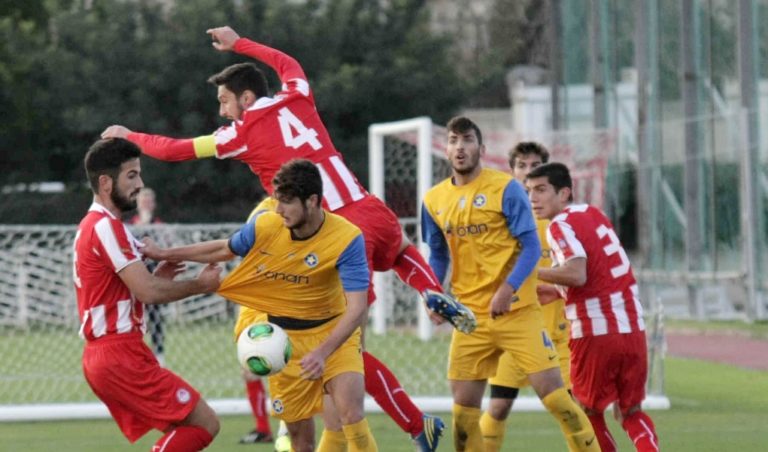 Πανσερραϊκός: Ενισχύει την άμυνα με Λεωνίδα Καστριτσέα