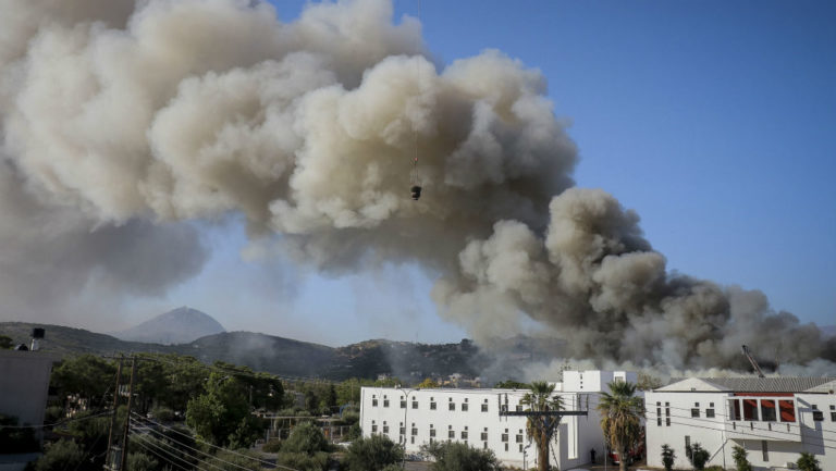 Υπό έλεγχο η πυρκαγιά στο Πανεπιστήμιο Κρήτης-Καλά στην υγεία τους οι 69 φοιτητές