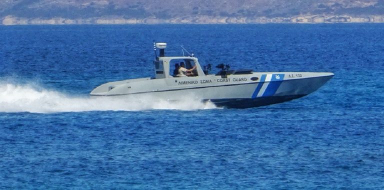 Πρόσκρουση επιβατηγού πλοίου με ταχύπλοο στο Πέραμα- Δεν αναφέρθηκε τραυματισμός