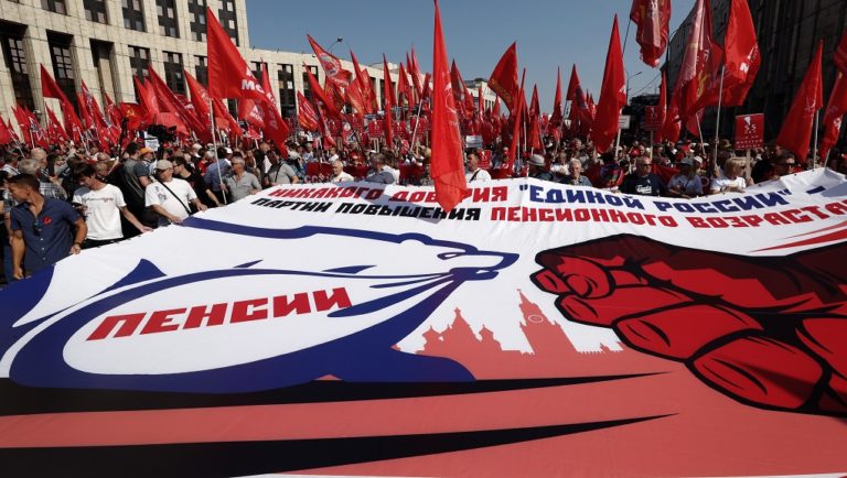 Στους δρόμους χιλιάδες Ρώσοι κατά της μεταρρύθμισης του συνταξιοδοτικού