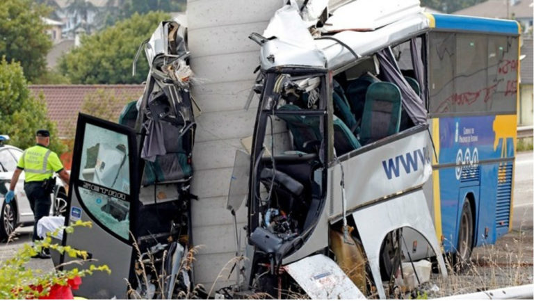 Πέντε νεκροί και 20 τραυματίες σε τροχαίο με λεωφορείο στην Ισπανία
