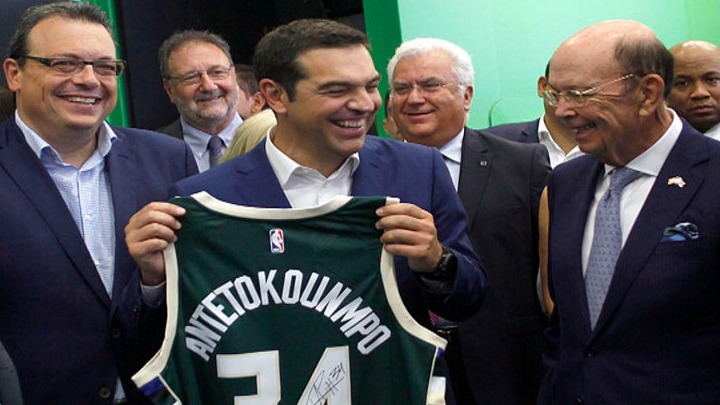 Μήνυμα Αντετοκούμπο για την ανακύκλωση στο περίπτερο των ΗΠΑ στη ΔΕΘ