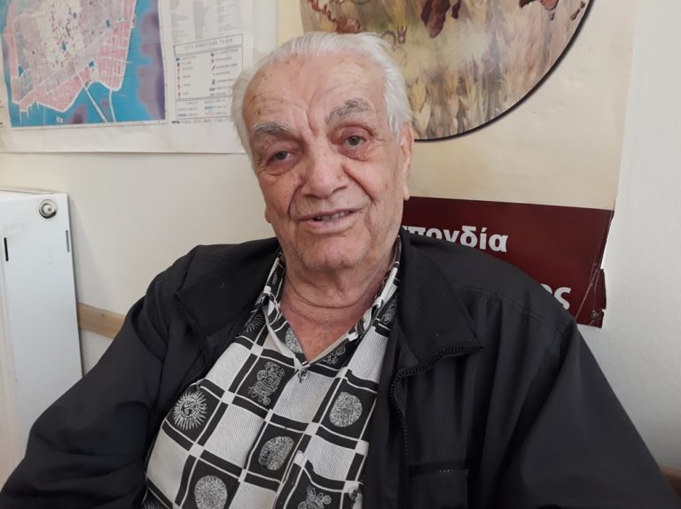 Πτολεμαΐδα: 88χρονος αρτοποιός παρασκευάζει ζύμη με σταυρολούλουδο