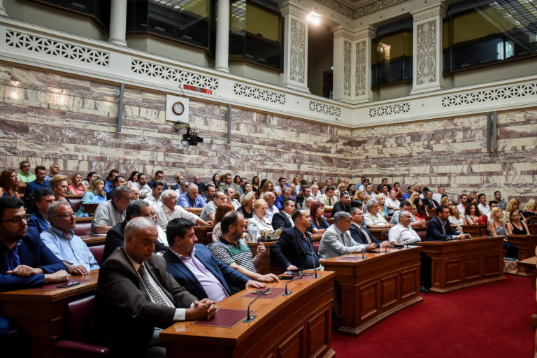 Βουλή: Τροπολογίες των υπ. Υγείας -Οικονομικών για τους πληγέντες στην. Αν Αττική