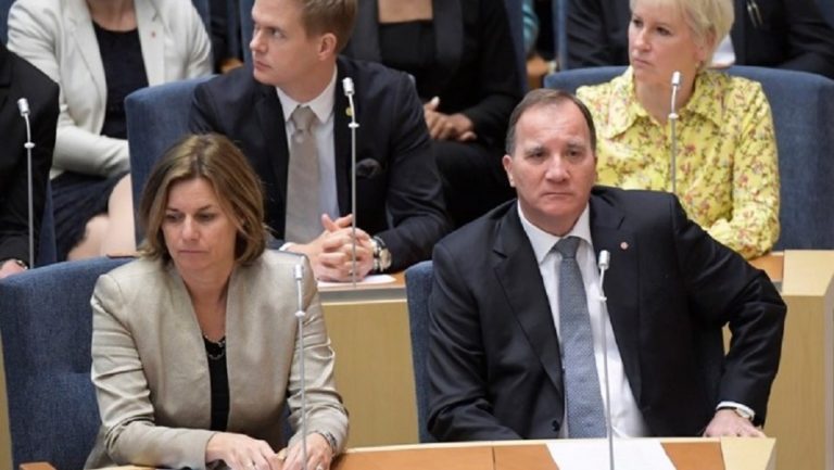 Σουηδία:  Ο Στέφαν Λεβέν έχασε την ψήφο εμπιστοσύνης