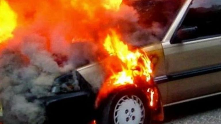 Χανιά: Καταστράφηκε αυτοκίνητο που πήρε φωτιά εν κινήσει