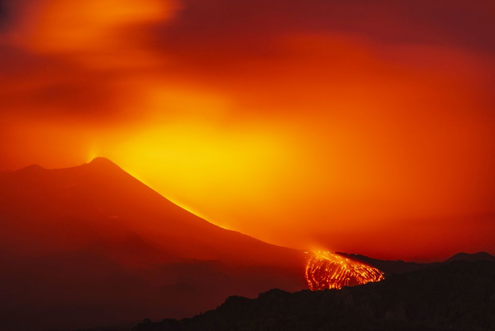 Έρευνα: Πιθανόν το ηφαίστειο της Αίτνας να καταρρεύσει, μελλοντικά, στη θάλασσα του Ιονίου