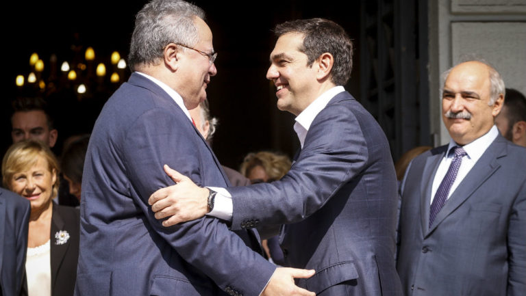 Τσίπρας: Φεύγεις σε μέρα χαράς-Κοτζιάς: Φεύγω έχοντας κάνει το μεγάλο βήμα του “Μακεδονικού” (video)
