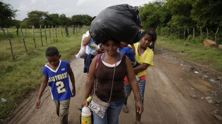 Νέο “καραβάνι” μεταναστών με προορισμό τις ΗΠΑ έφυγε από το Σαν Σαλβαδόρ