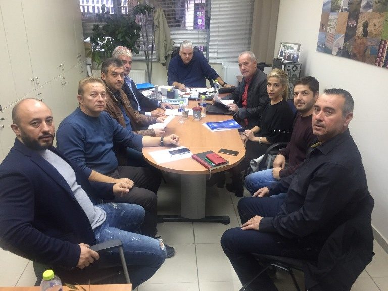 Mε τον αντιπεριφερειάρχη Γ.  Μπουτίνα συναντήθηκαν οι καταστηματάρχες των παραλίων