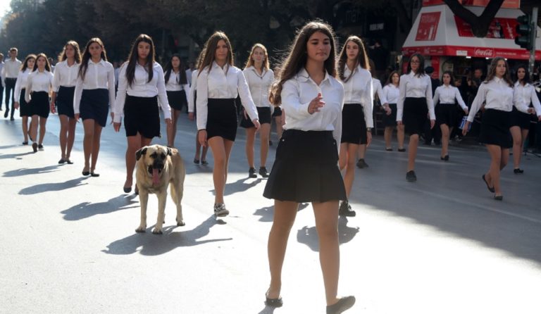 Πραγματοποιήθηκε η μαθητική παρέλαση στη Θεσσαλονίκη