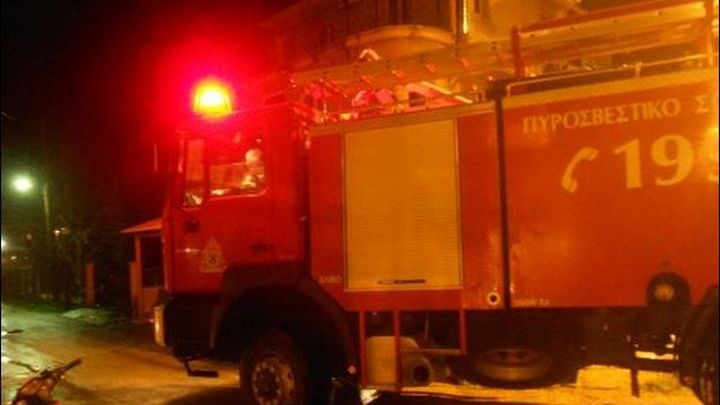 Φωτιά τα ξημερώματα σε οικία στο Ωραιόκαστρο και σε κάμπινγκ τροχόσπιτων στη Χαλκιδική