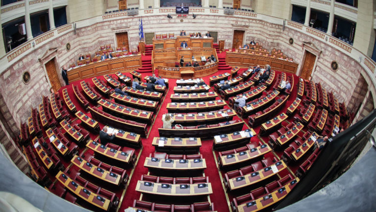 Συμφωνία Πρεσπών: Θα υπάρχει κοινοβουλευτική πλειοψηφία και χωρίς τους ΑΝΕΛ διαμηνύει η κυβέρνηση (video)