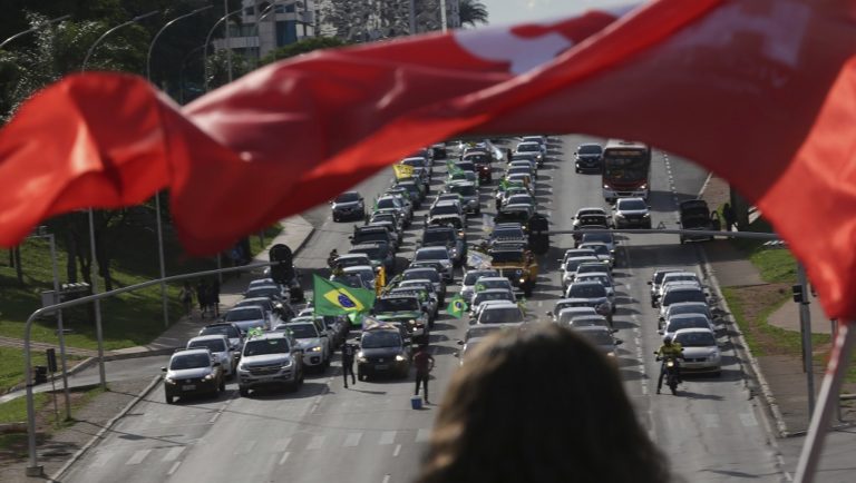 Στις κάλπες οι Βραζιλιάνοι για τον β΄ γύρο των προεδρικών εκλογών