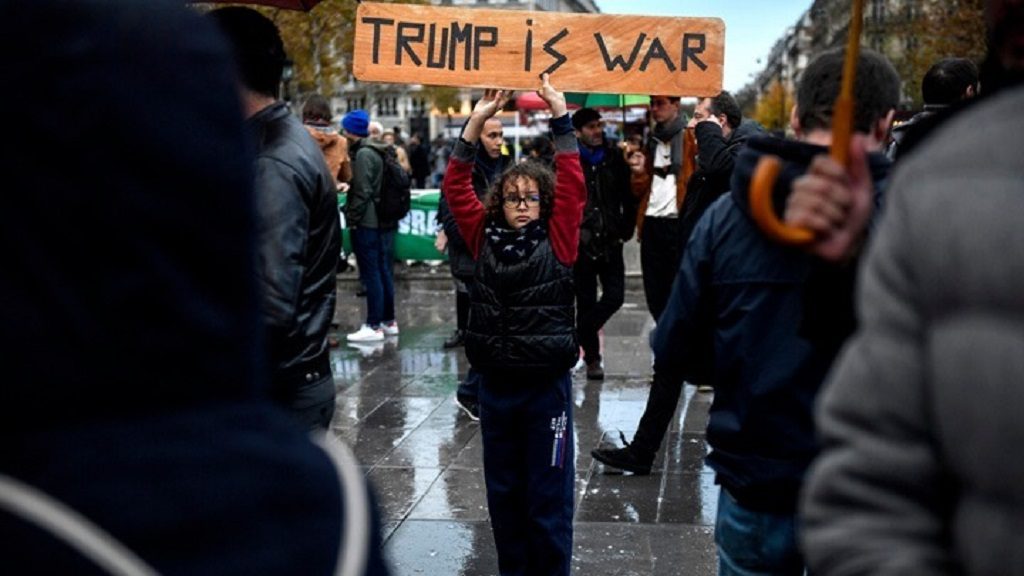 Παρίσι: Πάνω από 1.500 διαδηλωτές κατά του Ντόναλντ Τραμπ