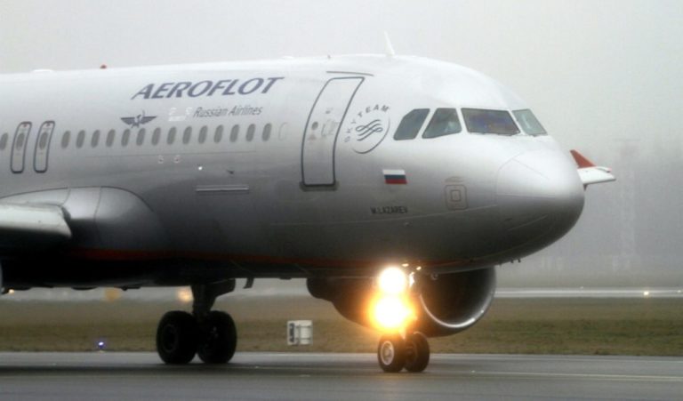 Σπάνιο δυστύχημα με αεροσκάφος σε αεροδρόμιο της Μόσχας
