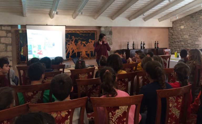 Αγρίνιο: Οι μαθητές μαθαίνουν τα αγροτικά προϊόντα