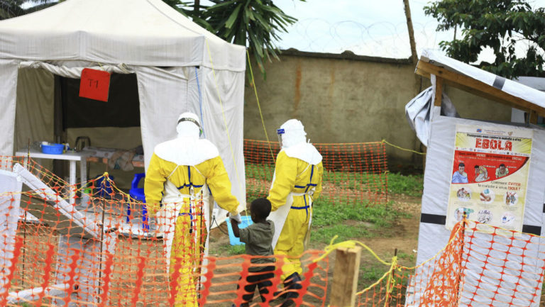 ΛΔ Κονγκό: Ξεπέρασαν τους 200 οι νεκροί από τον ιό Έμπολα