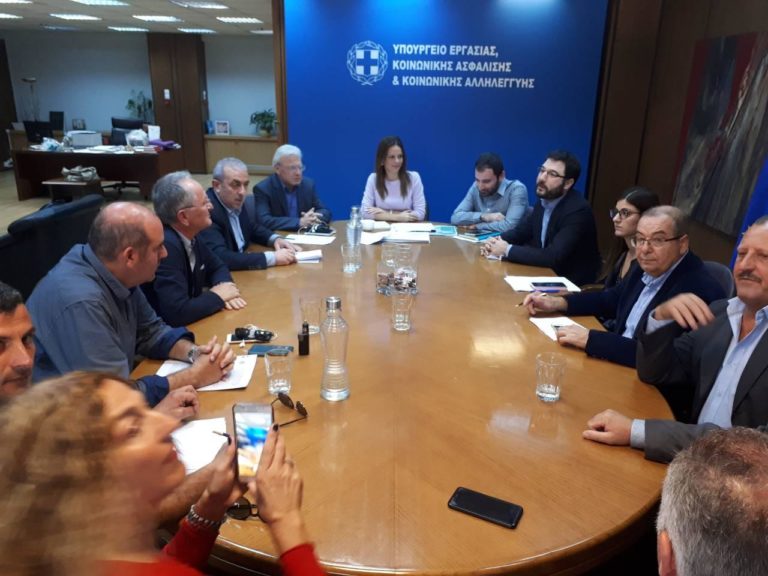 Συνάντηση ξενοδοχοϋπαλλήλων της Κρήτης με την υπ. Εργασίας