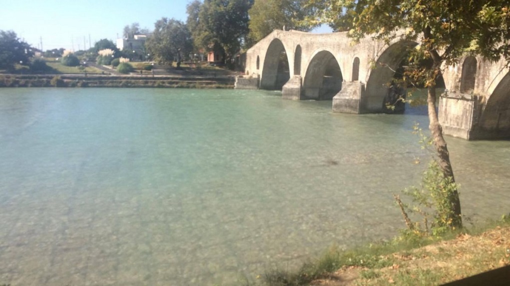 Παρουσίαση της μελέτης για τη γεφύρωση του Αράχθου