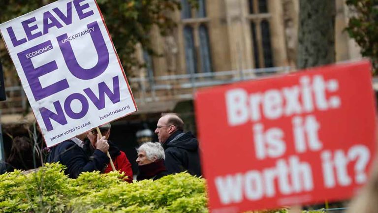 Μέι για Brexit: Κρίσιμες για το μέλλον της χώρας οι επόμενες μέρες