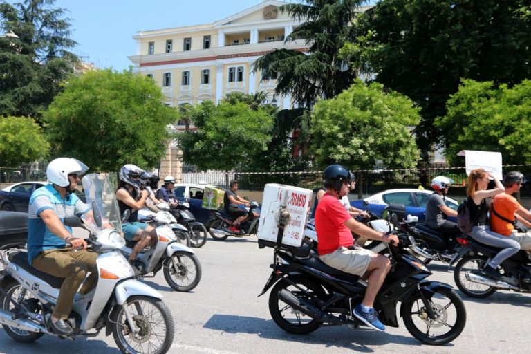 Β. Κεφαλάς: Σοβαρές καταγγελίες για το εργασιακό καθεστώς των διανομέων φαγητού (audio)