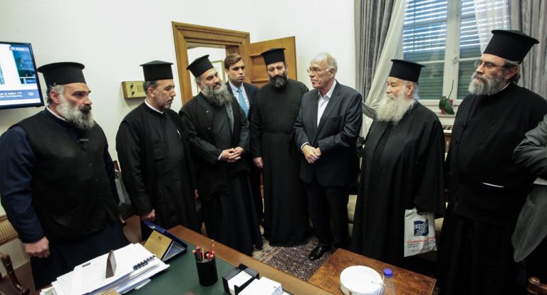 Επαφές του Ιερού Συνδέσμου Κληρικών Ελλάδος με πολιτικούς αρχηγούς