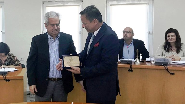 Τίμησαν τον καθηγητή Αρ. Τσατσάκη