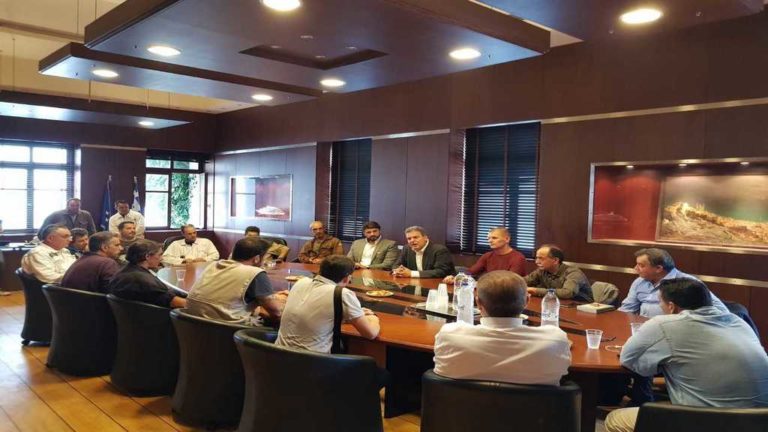 Στις Κυκλάδες περιοδεύει ο Μ. Γλυνός
