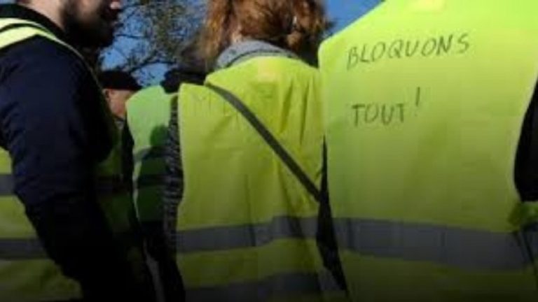 Γαλλία: Ο θάνατος διαδηλώτριας σημάδεψε τη διαμαρτυρία των “κίτρινων γιλέκων”