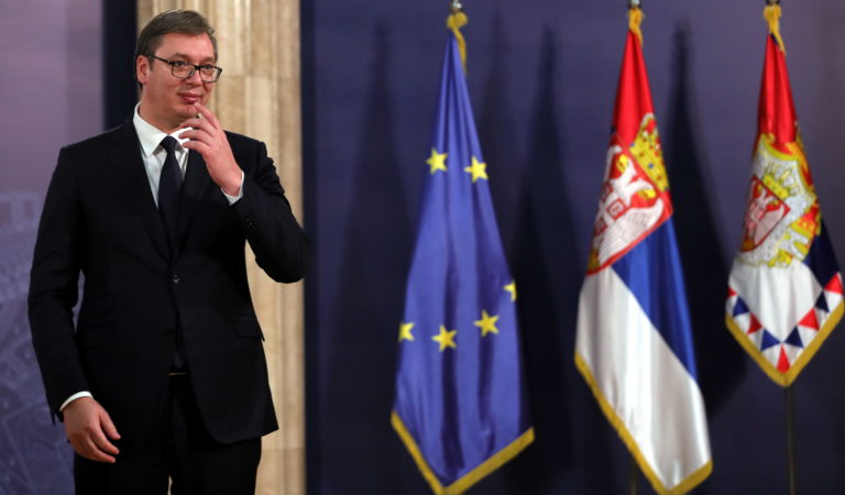 Ο Τραμπ προτρέπει τον Βούτσιτς να προχωρήσει σε μια “ιστορική συμφωνία” με το Κόσοβο
