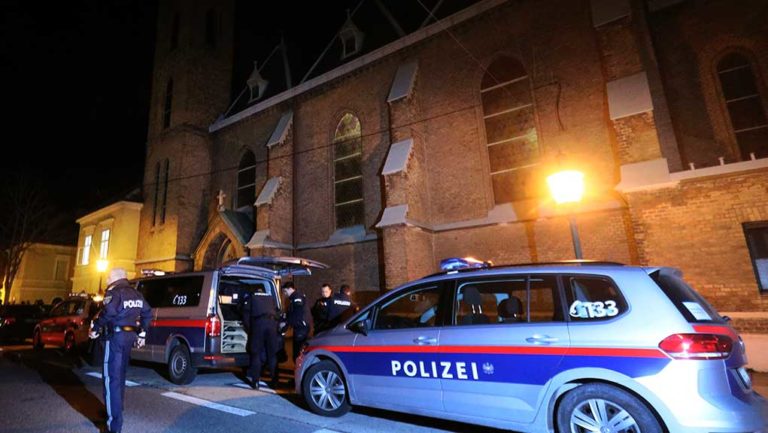 Ένοπλη ληστεία σε εκκλησία στη Βιέννη-Τραυμάτισαν μοναχούς