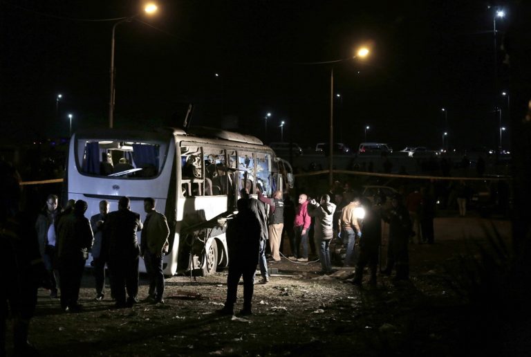 Αίγυπτος: Καταδίκη της επίθεσης στο τουριστικό λεωφορείο