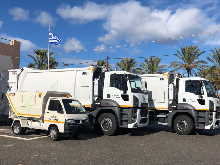 Τρία νέα απορριμματοφόρα απέκτησε ο Δήμος Πλατανιά