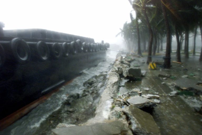 Φιλιππίνες: Δεκάδες νεκροί από την καταιγίδα “Ουσμάν”