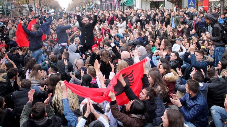 Μεγάλες φοιτητικές διαδηλώσεις στην Αλβανία – Στο επίκεντρο δίδακτρα κι εγκαταστάσεις