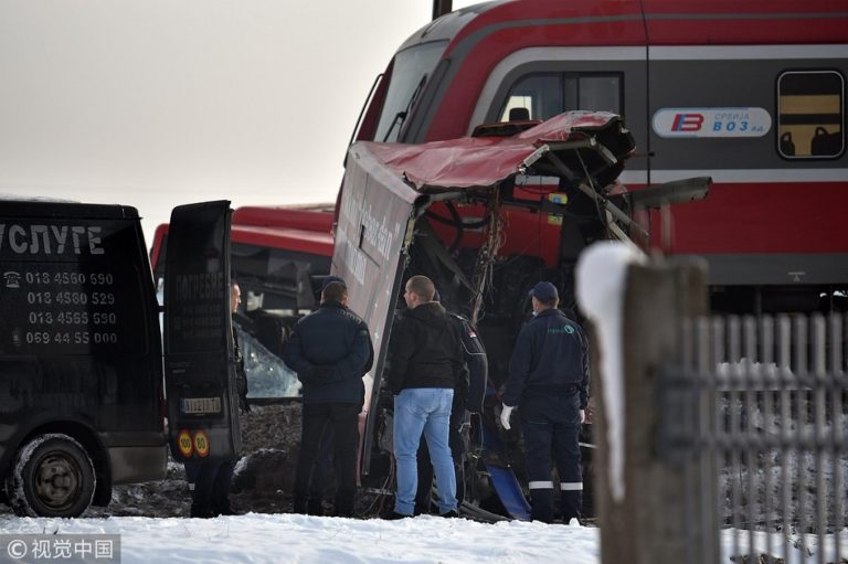 Σερβία: Σιδηροδρομική τραγωδία με θύματα μαθητές