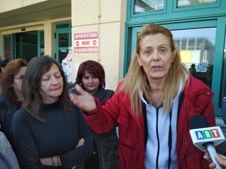 Διαμαρτυρία καθαριστριών του Παναρκαδικού Νοσοκομείου