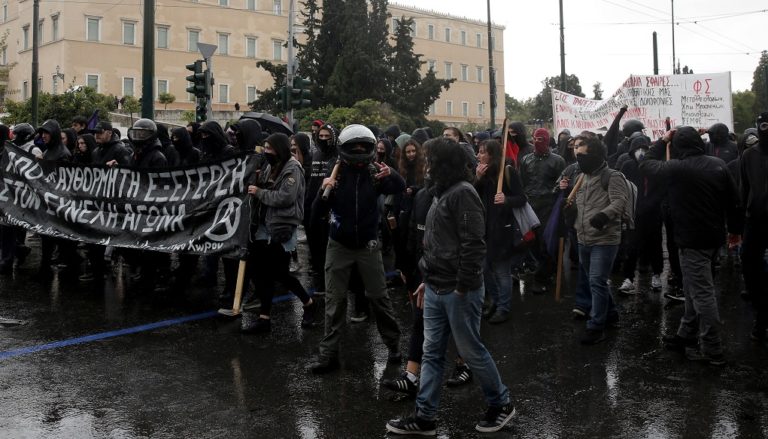 Μικρής έκτασης επεισόδια στην πορεία για τον Αλ. Γρηγορόπουλο στην Αθήνα (video)